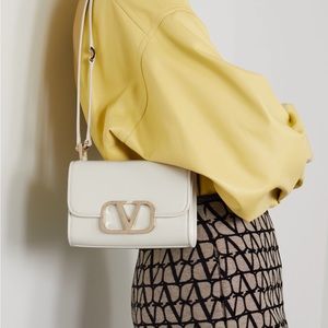 Valentino V-logo Ivory